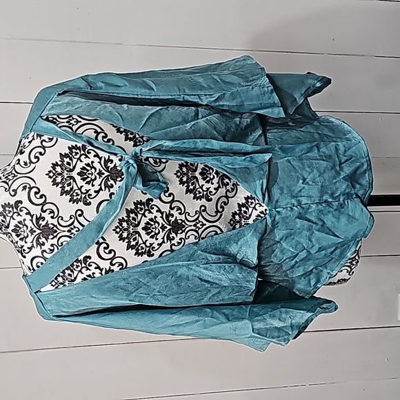 Teal Blouse - Picture 4 of 6